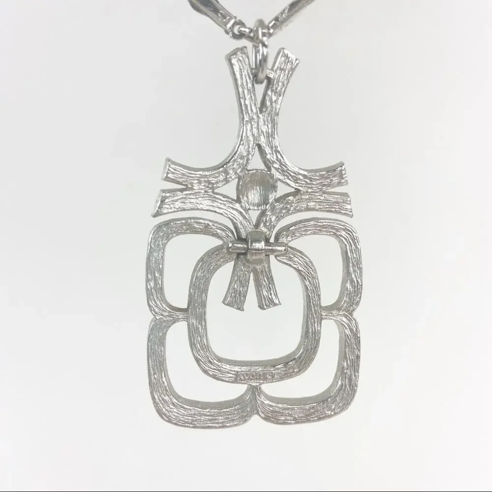 Vintage Avon Silver Tone Necklace